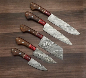 Vente en gros personnalisé OEM ODM coutellerie en acier damas fait à la main ensemble de couteaux de chef ensemble de couteaux de cuisine avec étui en cuir véritable - Product Image 1