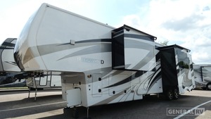 NEATLY USED 2024 Cross Roads RED WOODs 4001 LK Fifth Wheel à vendre pour le camping et les voyages - Product Image 2
