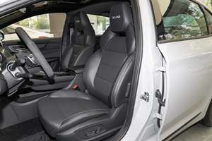 Voiture berline automatique 1.5T Turbo Euro VI à conduite à gauche R17 avec caméra, modèle 2025-2026, vente en gros et au détail, très demandée - Product Image 5