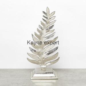 Sculpture d'arbre en aluminium de forme irrégulière au design scandinave élégant, décoration de Noël artisanale, sculpture en métal écologique - Product Image 4