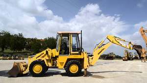 รถตักแบคโฮ Komatsu WB93R เครื่องยนต์ดีเซล สำหรับงานก่อสร้างหนัก ขุดดิน ตักดิน ขุดร่อง  ข้อเสนอส่วนลดที่ดีที่สุด - Product Image 2