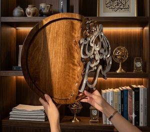 Plateau de service décoratif en bois d'acacia écologique avec incrustation de nacre pour chocolats et desserts, idéal pour l'Aïd Ramadan – Vente directe usine - Product Image 1