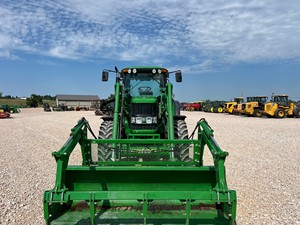 Tracteur agricole d'occasion JD 7330 MFWD 2018 2019 Diesel pour travaux sur le terrain - Product Image 4