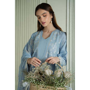 CROSS STITCH-3PC Ensemble chemise brodée en lawn pour femme avec dupatta imprimé en mousseline et pantalon-BIC-4612 - Product Image 3