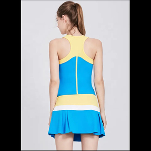 Robe de sport tennis et golf à logo personnalisé pour femme avec jupes de compression et short intérieur avec logos à la taille et sur le devant - Product Image 3