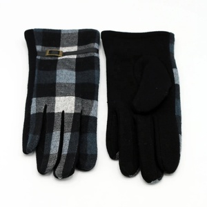 Gants de cyclisme d'hiver chauds en polaire pour femmes avec mitaines de conduite en cuir à écran tactile papillon du Pakistan - Product Image 5