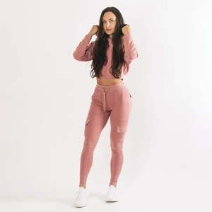 ชุดวอร์มผู้ชายแบบสองชิ้นสำหรับฤดูหนาว มีฮู้ด ผลิตจากผ้าฝ้าย 100% เสื้อครอปท็อปและกางเกงคาร์โก้ ชุดลำลองสไตล์สปอร์ต - Product Image 1