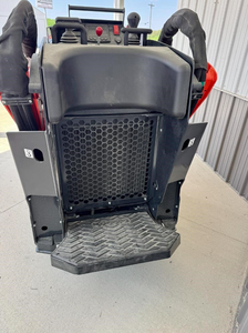 Chargeuse compacte sur chenilles SCL1000 noire, la plus performante, avec moteur diesel, pompe hydraulique, PLC et godet frontal, pour usage agricole - Product Image 2