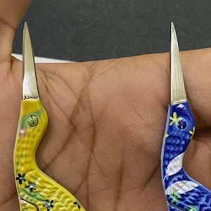 Mini ciseaux à lame droite en acier inoxydable beauté pour la coupe et le toilettage des cheveux pour sourcils nez moustache barbe (couleur arc-en-ciel) - Product Image 2