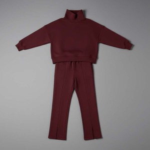 Conjunto Deportivo de Dos Piezas para Mujer, Color Borgoña, Sudadera con Capucha, Pantalones Cortos Ajustados de Pierna Recta con Aberturas Laterales, Ropa Urbana 100% - Product Image 4