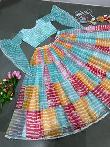 Derniers modèles de vêtements indiens pakistanais Ensemble ethnique traditionnel Lehenga Choli pour femmes Approprié pour mariage et fête - Product Image 3