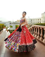 Penjualan laris Navratri katun Muslin spesial cetak Digital cermin asli kanvas kerja Patta Lehenga Choli dengan pekerjaan tangan renda Dupatta