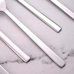 Mini Tenedores de Acero Inoxidable Plateados (Juego de 4) Palillos Pequeños Ecológicos para Uso Doméstico y en Restaurantes - Product Image 6