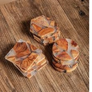 Ensemble de 4 sous-verres et porte-gobelets classiques en bois et résine écologiques, 4x4 pouces, carrés, pour la cuisine - Product Image 3