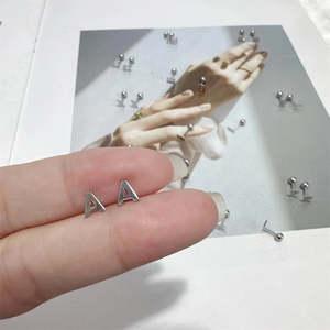 ต่างหูแบบติดหูขนาดเล็ก 18G สำหรับผู้หญิงและเด็กผู้หญิง เงินแท้ 925 ป้องกันการแพ้ ดีไซน์ทันสมัย สไตล์ศาสนา เหมาะสำหรับงานปาร์ตี้หรือเป็นของขวัญ - Product Image 4