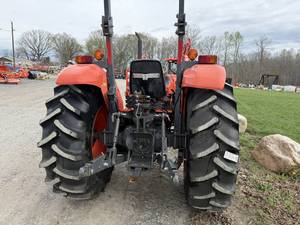 4WD M7040 90HP รถแทรกเตอร์ล้อสมรรถนะสูงที่เชื่อถือได้สำหรับงานหนักมอเตอร์เครื่องยนต์ปั๊มเกียร์ - Product Image 4