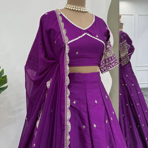 Designer de luxe broderie lourde mariée Lehenga Choli fabriqué à la main pour Bollywood pour Hollywood mariage festif été traditionnel - Product Image 1