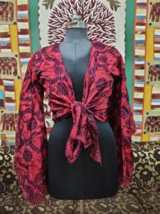 Elégant haut court portefeuille en soie pour femme avec manches cloche style trois voies cravate avant et manches longues pour une tenue de jour ou de soirée - Product Image 5