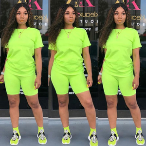 ชุดกางเกงขาสั้นและเสื้อยืดขี่จักรยานสองชิ้นสำหรับผู้หญิงชุดออกกำลังกายแบบลำลองชุดกีฬาฤดูร้อนมีโลโก้ออกแบบได้ตามต้องการ - Product Image 5