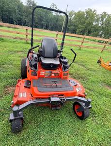 Tondeuse autoportée diesel Kubota ZD1211 de qualité supérieure, à braquage zéro, professionnelle et commerciale pour la coupe de l'herbe agricole - Product Image 1