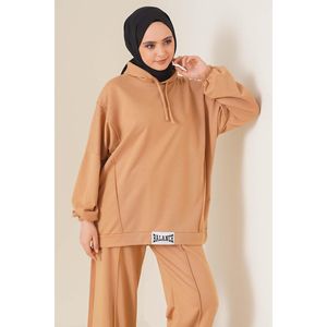 Equilibrio Carta Bordado Con Capucha Camel 2 Piezas Set - Product Image 4