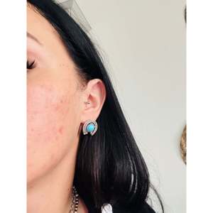 Annette Chiquito Kingman Turquoise & Sterling Silver Stud <b>Earrings</b> <b>Horse</b> <b>Shoe</b> Post with Bezel Setting - Product Image 2