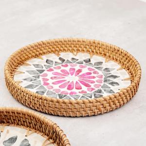 Cadeau de Noël exclusif Plateau rond en rotin et coquillages Style côtier Plateau de présentation central Artisanat artisanal pour la maison - Product Image 4