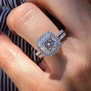 Bague en argent 925 de qualité supérieure avec diamant pour femme ou bijou raffiné élégant à porter lors d'occasions spéciales, disponible à un prix avantageux - Product Image 6