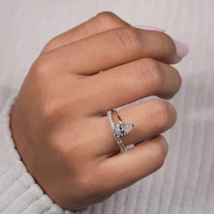 Bague de mariage double rangée unique en diamant de laboratoire taille poire brillant 1,00 carat, faite à la main et luxueuse, pour femme, idéale pour les fêtes - Product Image 4