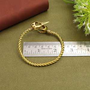 กำไลข้อมือทองเหลืองลายหัวกะโหลก สีทอง สไตล์โบฮีเมียน ปรับขนาดได้ ใช้เป็นเครื่องประดับเด่น - Product Image 2