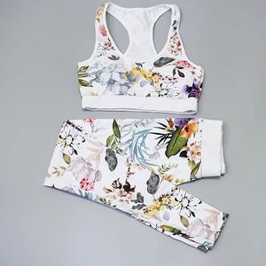 Ensemble de leggings et de soutien-gorge de sport à imprimé floral complet, impression par sublimation, design classique, imprimé floral, tenue de yoga pour femmes - Product Image 5