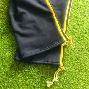 Pantalones de chándal de estilo holgado de lana de primera calidad para hombre, pantalones de chándal modernos a rayas de camuflaje, ropa de calle plana ultra cómoda y relajada - Product Image 6