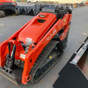 รถตักล้อยางขนาดเล็ก Kubota SCL1000 1 ตัน แบบตีนตะขาบ เครื่องยนต์ดีเซล 25 แรงม้า ระบบไฮดรอลิก HYDAC ประสิทธิภาพสูง สำหรับงานก่อสร้างและการเกษตร - Product Image 4