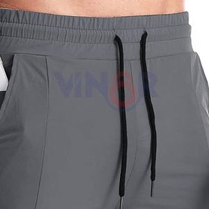 Short d'entraînement de gymnastique personnalisable pour hommes, vêtements de sport en toile à séchage rapide et à coupe ajustée avec motif solide, style décontracté pour la course à pied et le fitness - Product Image 6