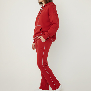 Sweat à capuche coupe ample sur mesure et survêtement de jogging évasé avec passepoil blanc Survêtement évasé à logo imprimé personnalisé de couleur unie - Product Image 6