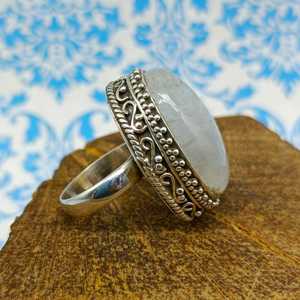 Joyería fina de Plata de Ley 925, anillo de forma ovalada bellamente diseñado, piedra lunar arcoíris, piedras preciosas, cabujón, corte informal para boda - Product Image 3
