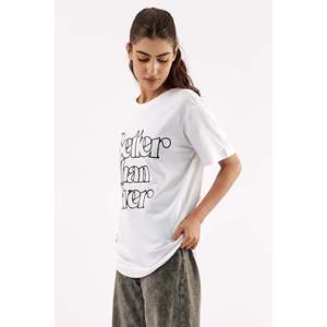 เสื้อยืดสตรีพลังงานสีขาว - Product Image 1