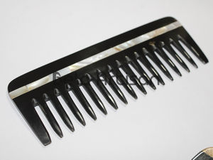Peigne à cheveux en corne de buffle authentique fabriqué à la main produit de soin des cheveux naturel antistatique de qualité supérieure en vrac naturel - Product Image 2