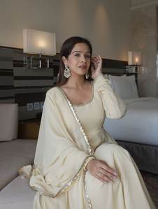 Ensemble de robe de soirée indienne et pakistanaise pour femmes, en georgette, séchage rapide, avec magnifique dupatta et pantalon, pour occasions spéciales, coupe classique - Product Image 3