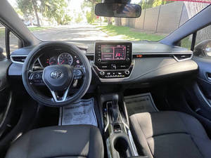 Voiture d'occasion de qualité et abordable, Toyota Corolla Hatchback SE 2019, conduite à gauche - Product Image 2