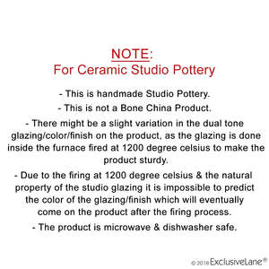 Assiettes à dessert en céramique multicolores peintes à la main 'Le couple dans la cabane' 17,8 cm Fabriquées en Inde Ensemble de 2 - Product Image 3