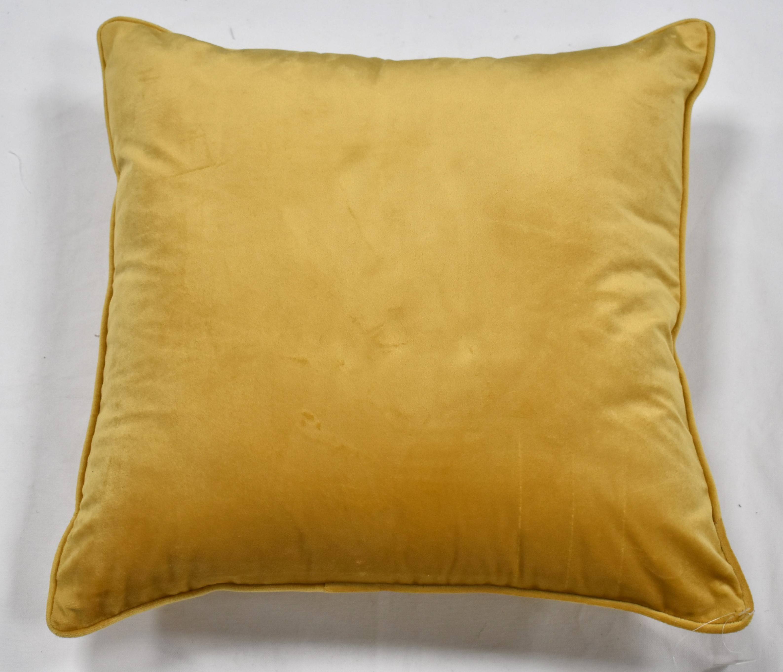 สีเหลือง