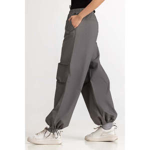 Pantalon cargo gris taille haute pour femme, en toile respirante et tissu mélangé, avec fermeture élastique à la taille, style évasé - Product Image 1