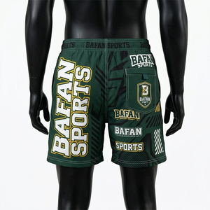 กางเกงว่ายน้ำผู้ชายคุณภาพสูง 140 GSM แห้งเร็ว ผลิตจากโพลีเอสเตอร์ สีเขียวอมฟ้า แถบข้างสีดำ ประดับโลโก้ด้วยคริสตัล เหมาะสำหรับใส่ไปชายหาด - Product Image 4