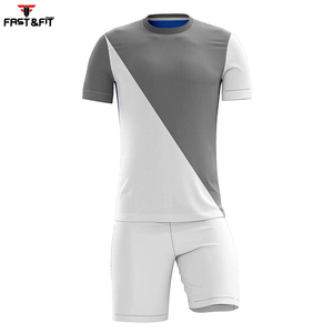 Cómodo y transpirable tamaño adulto Slim Fit hombres fútbol uniforme 100% alta calidad hombres fútbol uniforme - Product Image 4