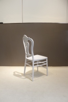 Chaises modernes en plastique Queen Victoria avec structure en résine empilable, fabriquées en Chine, pour événements de mariage et banquets de luxe