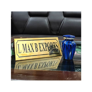 Profesionales en la venta de urnas de cremación de recuerdo de latón/aluminio de suministros funerarios de metal de primera calidad de India - Product Image 1
