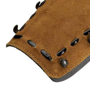 Protector de brazo de cuero de ante de vaca personalizable Imra Impex, protección de antebrazo de tiro con arco tradicional para arcos, equipo de arco genuino - Product Image 4