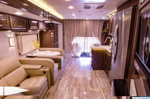 Autocaravana Diésel 4UZADVFC9MCNA3352 USADA, Año 2022, 37 Pies, Super C, Motor 6.7L V8 330HP, 4x4, Lujosa, Cama King Size, Bunkhouse, Bajo Kilometraje - Product Image 5