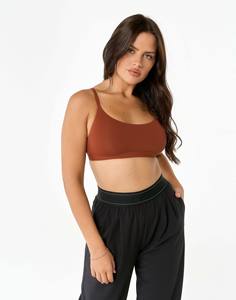 Conjuntos de mujer OEM marrón personalizados de alta demanda, conjunto de 2 piezas, pantalones de flujo elemental para mujer y Bralette, conjunto de Yoga de cintura alta elástico suave - Product Image 6